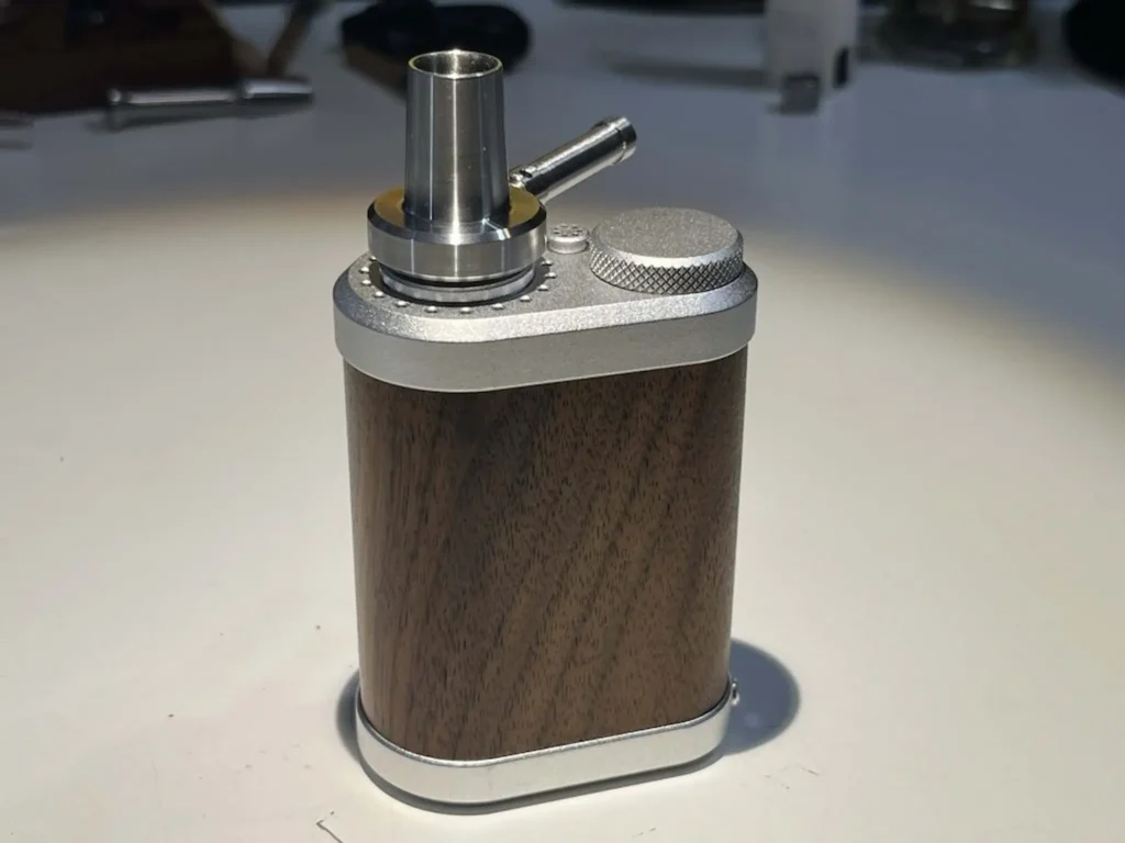 Tinymight 2 with the glass water pipe adapter attached.