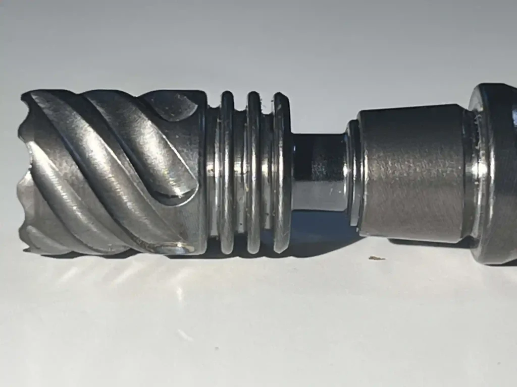 The tip has unique spiral grooves along the side. My cap has held on really well.