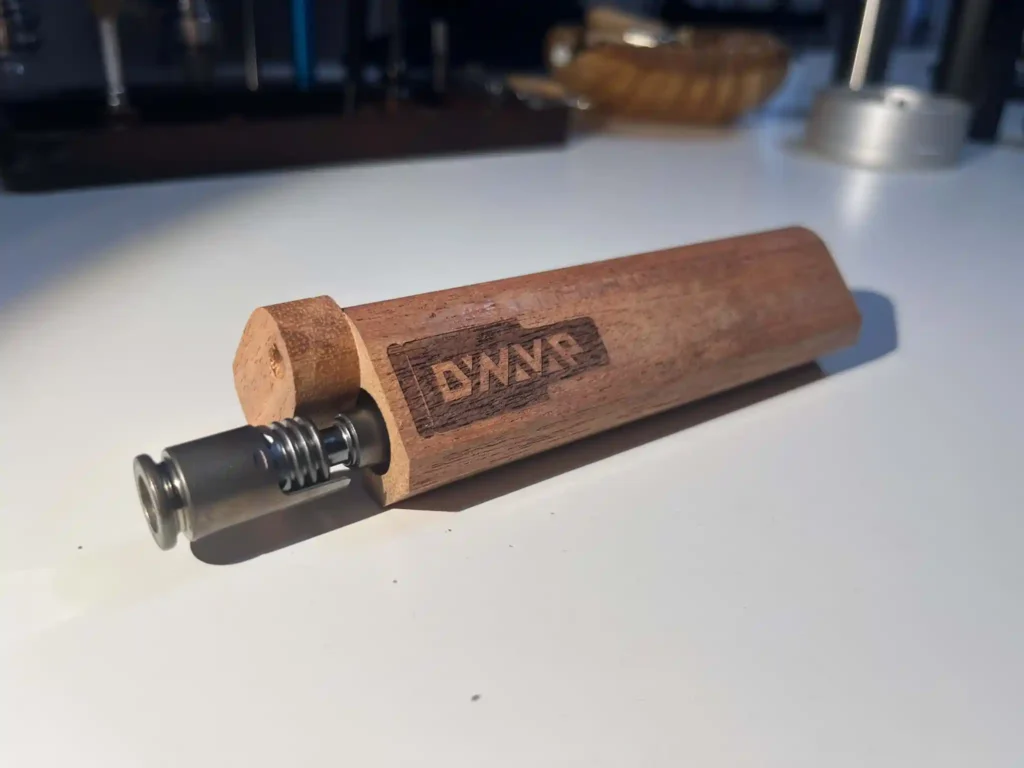 The HyperDyn comes with a DynaStash that fits it perfectly, but doesn’t have a magnet on it.