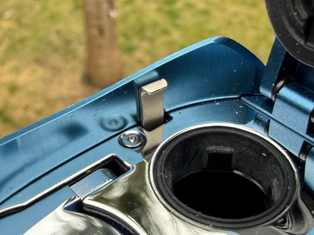 iq3 multi-tool in storage slot