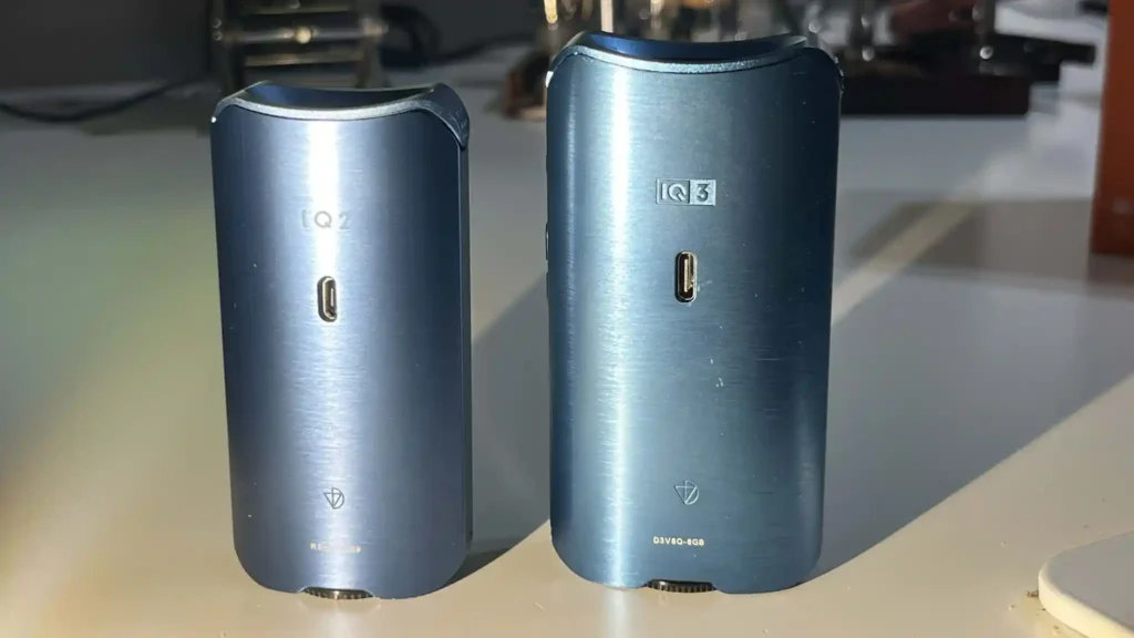 Davinci IQ3 and IQ2 backside shows the USB C charging port
