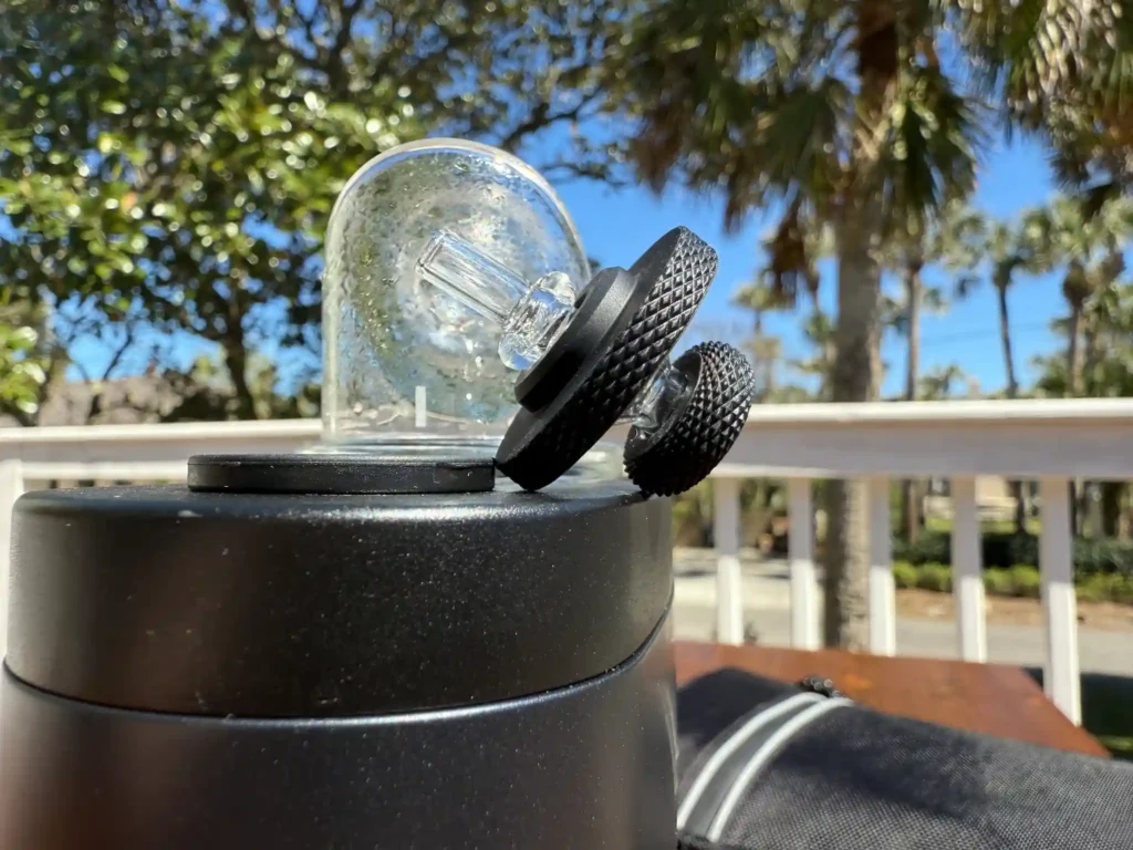 Switch 2 carb cap magnetically sticks to the rig