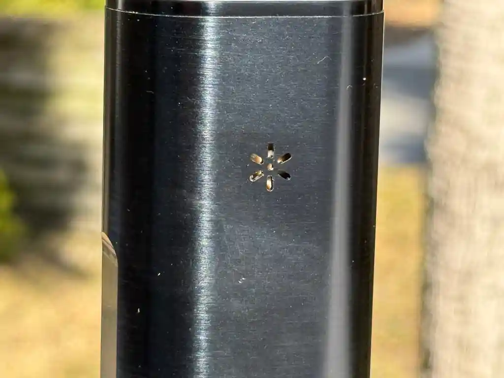 Near the top of the backside is the Solo 3’s air intake.