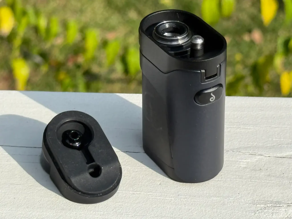 Dr Dabber Ghost 2 with mouthpiece removed