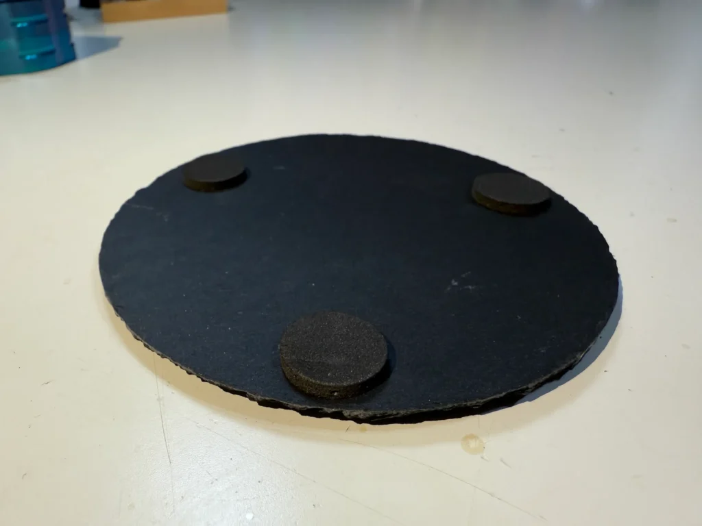 Bottom of the Musa 3000 pedestal