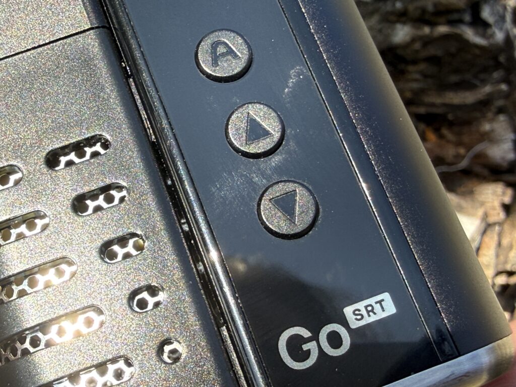 Arizer go srt has three buttons controls