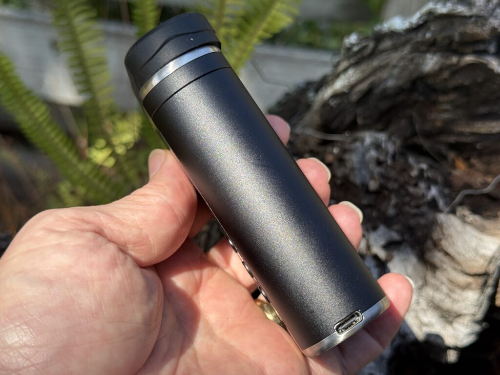 Arizer Go srt has usb-c charge port